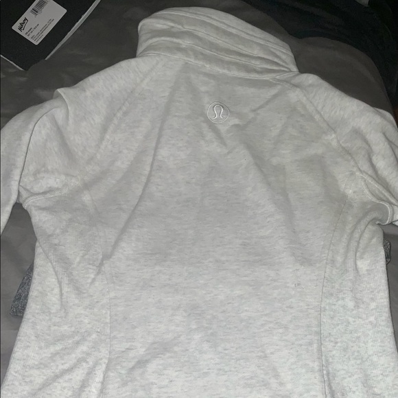 Lululemon Sweater - Picture 4 of 4